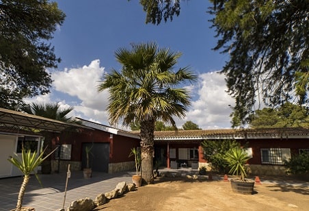 patio centro residencial de desintoxicación Reinservida en Andalucía
